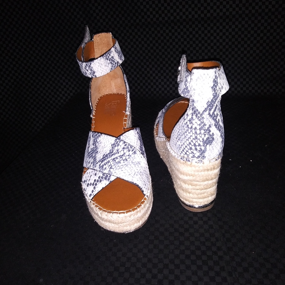Heel - Picture 1 of 3